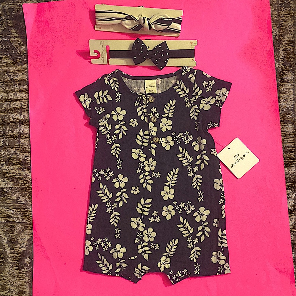 Starting Out Girl’s Navy & White Floral Romper,  18mos. Cotton, Snap closure NWT